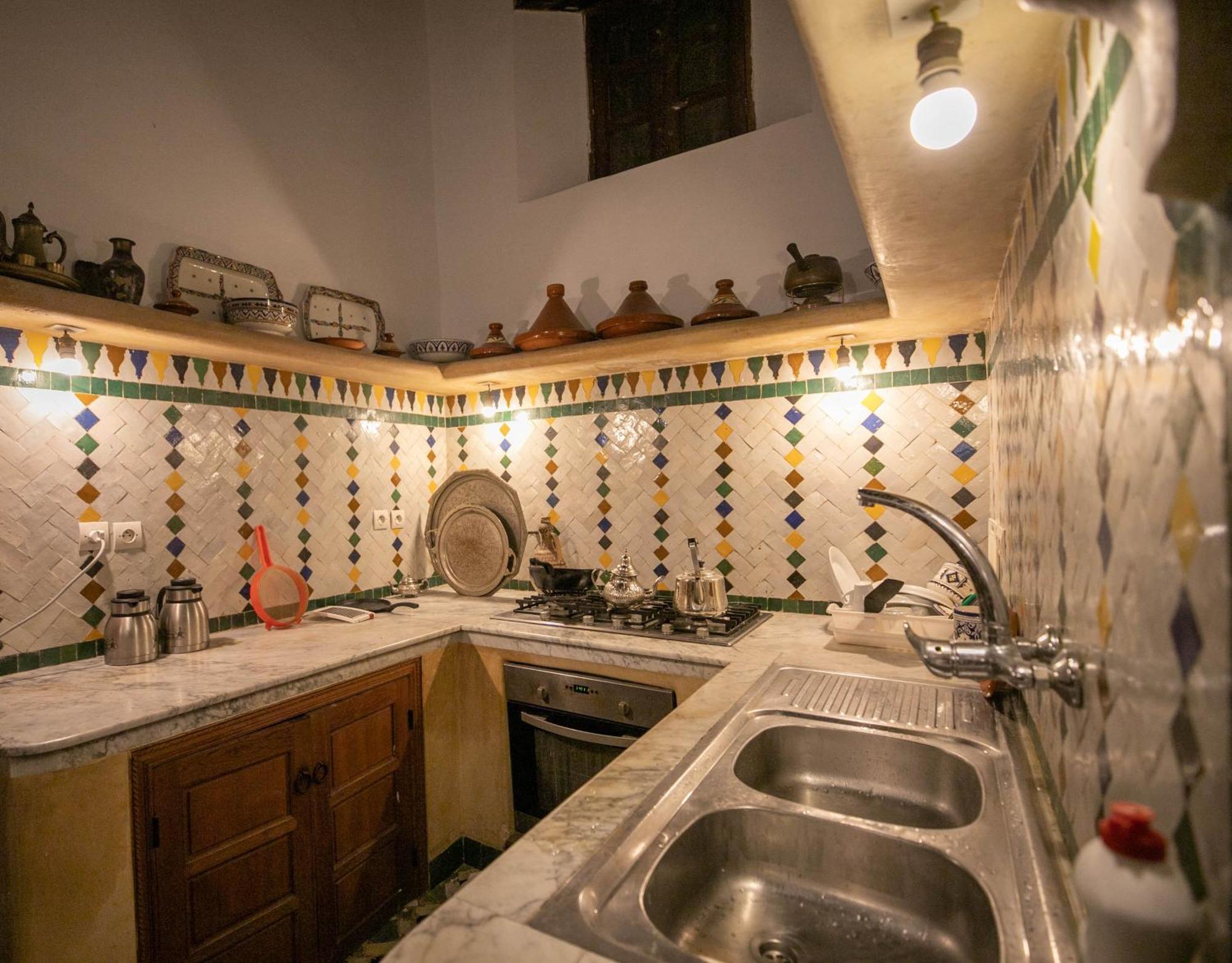 Dar Authentic Fes - Familly Hosting Bed and Breakfast Buitenkant foto