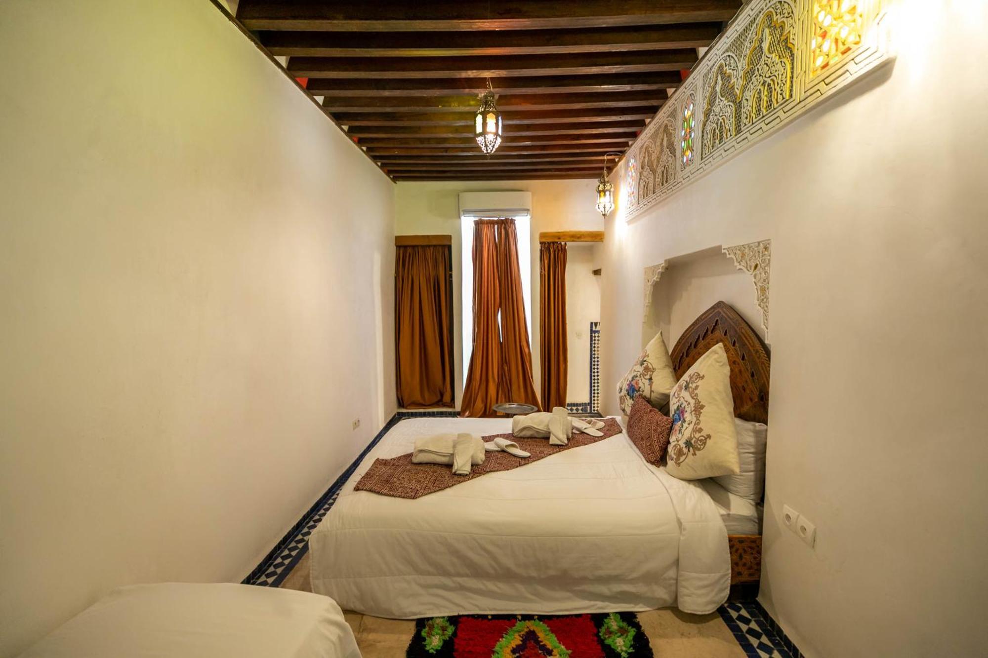 Dar Authentic Fes - Familly Hosting Bed and Breakfast Buitenkant foto