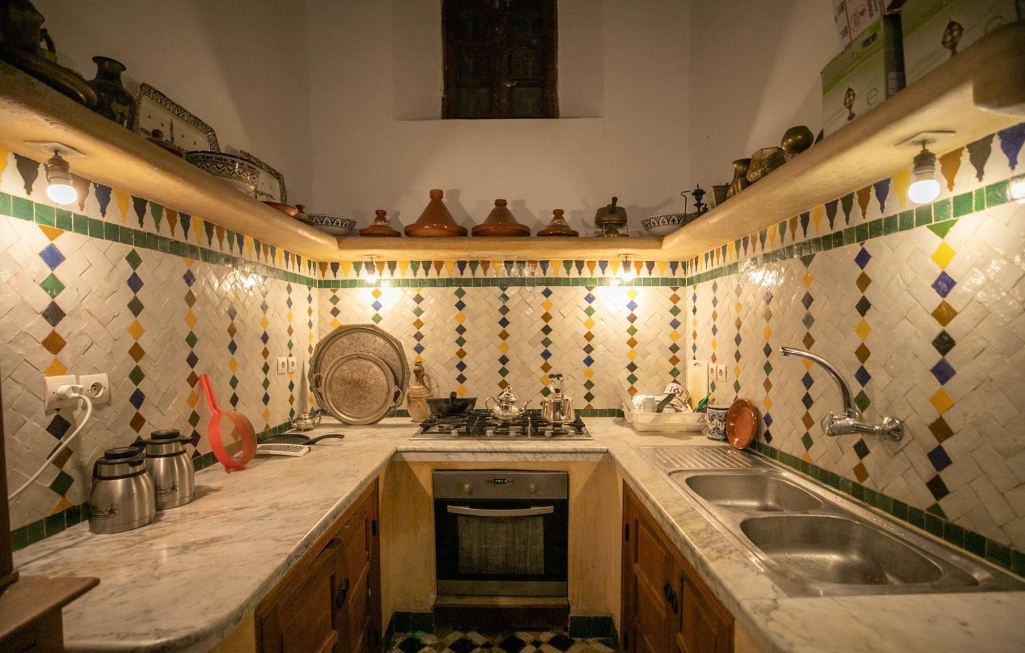 Dar Authentic Fes - Familly Hosting Bed and Breakfast Buitenkant foto