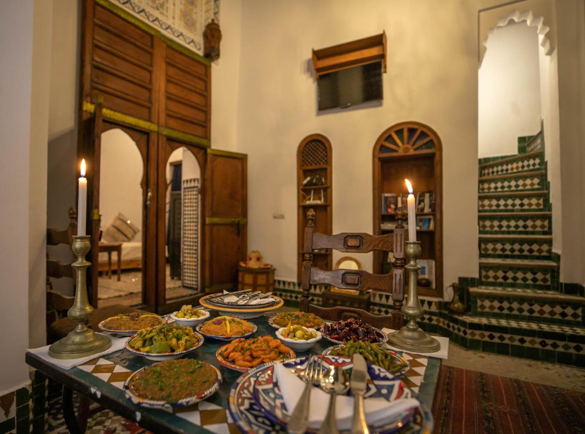 Dar Authentic Fes - Familly Hosting Bed and Breakfast Buitenkant foto